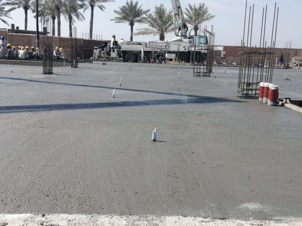 Al Manaratain Laying Concrete Floor